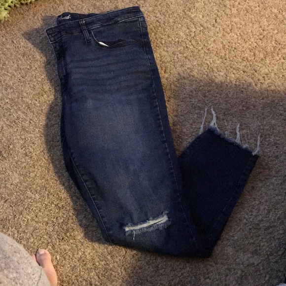 Universal Thread jeans - Picture 3 of 3